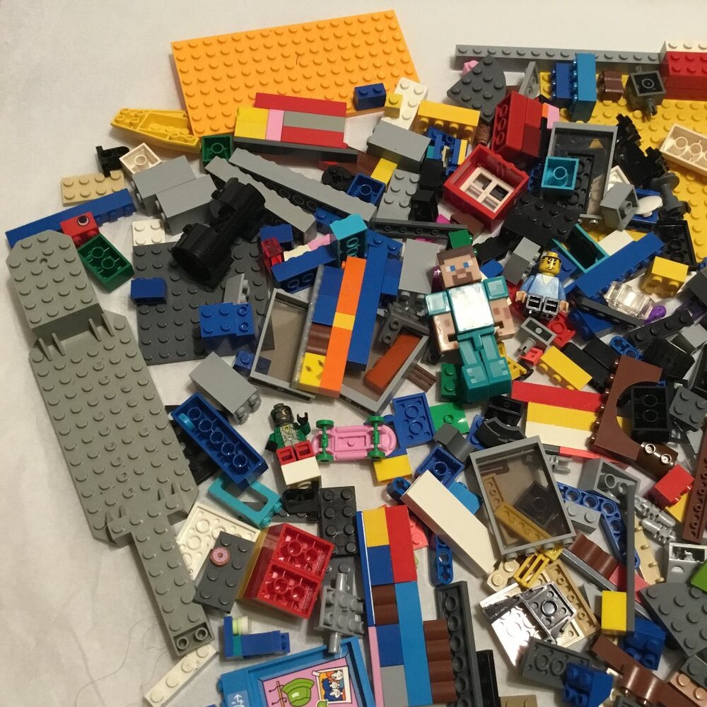 Great colorful lot of Lego pieces. A huge variety of pieces. - Picture 2 of 8